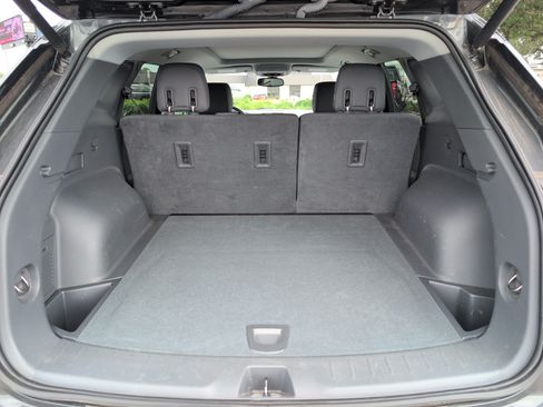 Used 2019 Chevrolet Blazer LT w/ Sun and Wheels Package FWD image 5