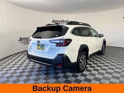 Used 2024 Subaru Outback Premium image 6