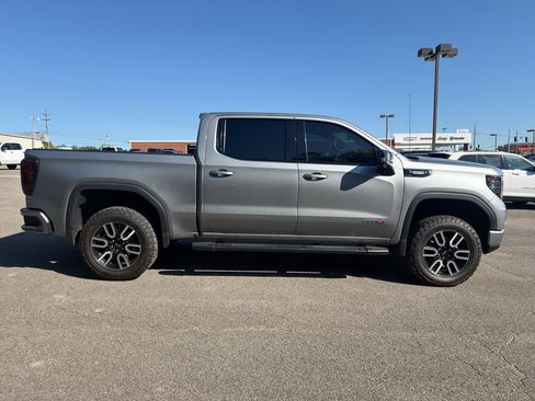 Used 2023 GMC Sierra 1500 AT4 w/ Technology Package AWD/4WD image 4