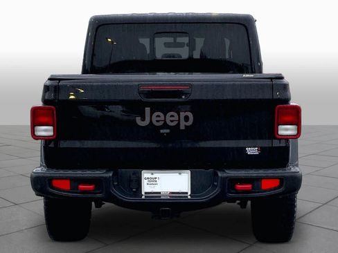Used 2023 Jeep Gladiator Rubicon w/ Cold Weather Group AWD/4WD image 5