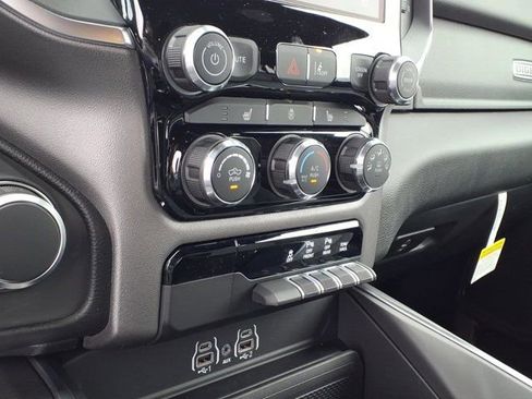 New 2026 RAM 1500 4x4 Crew Cab image 9