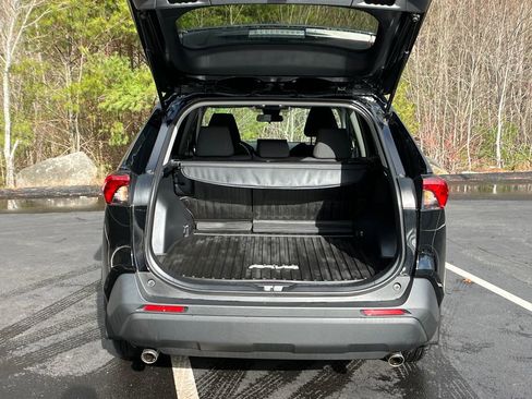 Used 2022 Toyota RAV4 LE image 22