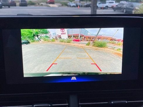 Used 2025 Chevrolet Trax LT image 19