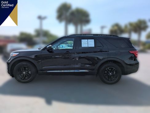 Certified 2023 Ford Explorer XLT w/ Equipment Group 202A AWD/4WD image 10