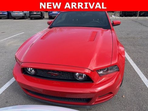 Used 2013 Ford Mustang GT image 3