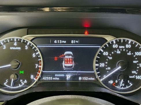 Used 2025 Nissan Pathfinder SV FWD image 10