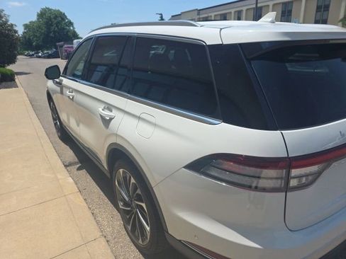 Used 2024 Lincoln Aviator Reserve w/ Equipment Group 201A AWD/4WD image 2