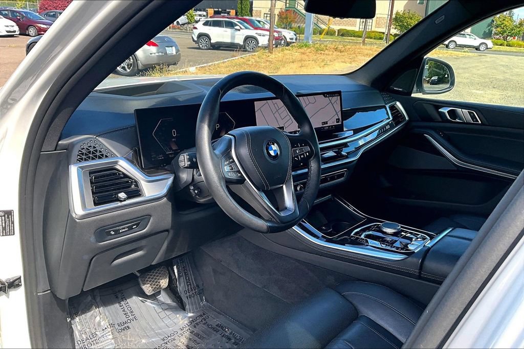 Used 2025 BMW X5 xDrive50e AWD/4WD image 18