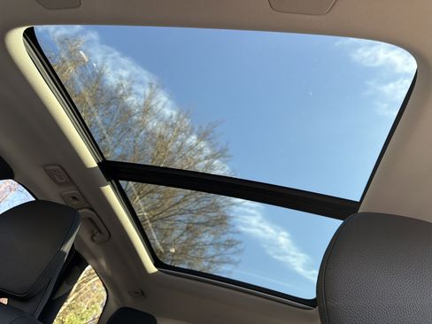 Certified 2025 Volvo XC60 B5 Plus image 28