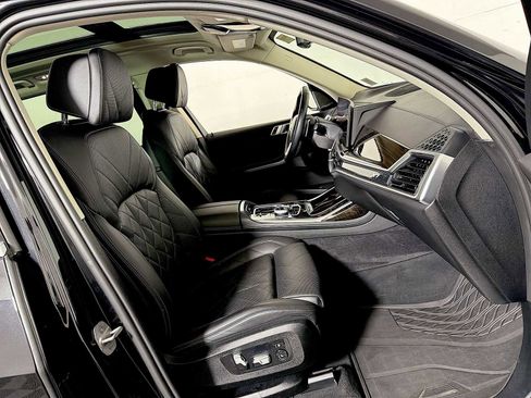 Used 2023 BMW X7 xDrive40i w/ Executive Package image 25