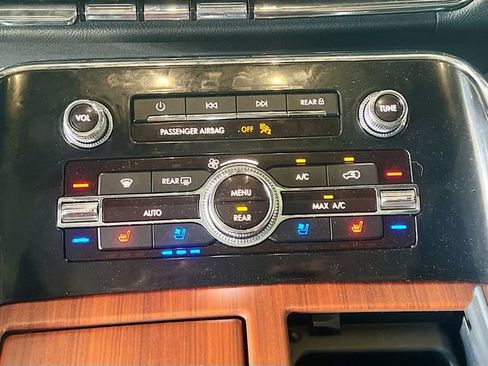 Used 2024 Lincoln Navigator L Reserve AWD/4WD image 22
