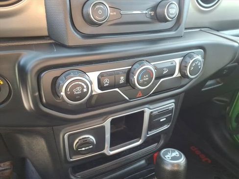 Used 2018 Jeep Wrangler Sport AWD/4WD image 23