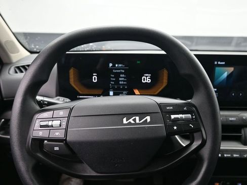 Used 2025 Kia K4 LXS image 12
