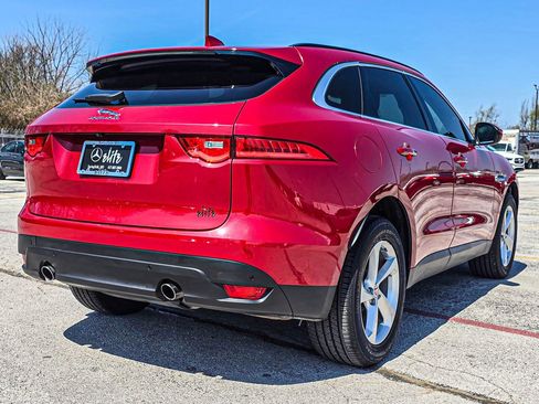 Used 2019 Jaguar F-PACE Premium image 6