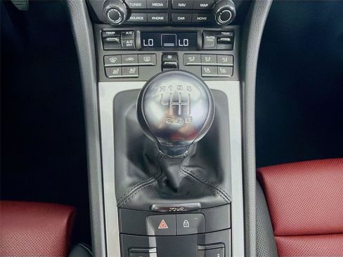 Used 2024 Porsche 718 Cayman w/ Premium Package RWD image 19