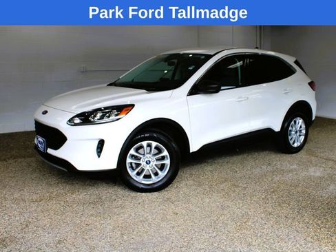 Used 2022 Ford Escape SE w/ Cold Weather Package AWD/4WD image 1