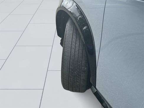 Used 2024 Nissan Ariya AWD image 9