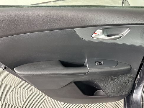 Used 2021 Kia Forte Sedan FWD image 23
