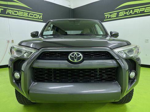 Used 2016 Toyota 4Runner SR5 image 3