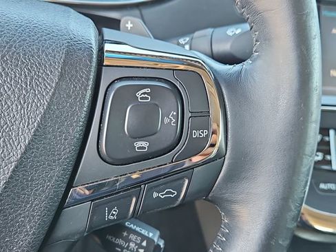 Used 2018 Toyota Avalon Limited image 21