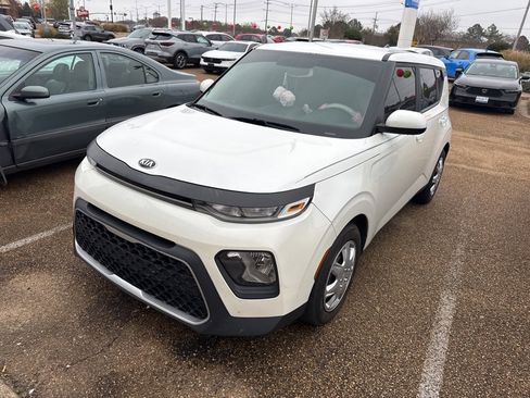 Used 2020 Kia Soul LX image 1