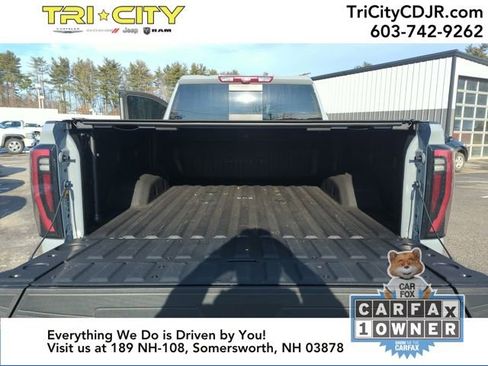 Used 2025 GMC Sierra 2500 AT4X image 26