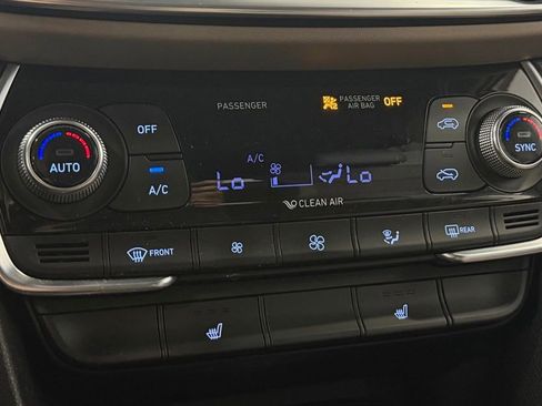 Used 2020 Hyundai Santa Fe SEL w/ Convenience Package image 21