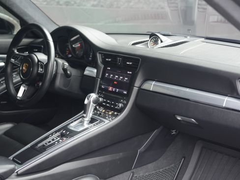 Certified 2018 Porsche 911 Carrera 4S AWD/4WD image 28