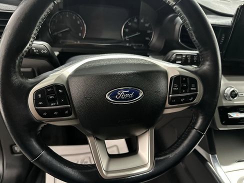 Used 2022 Ford Explorer XLT w/ Equipment Group 202A AWD/4WD image 15
