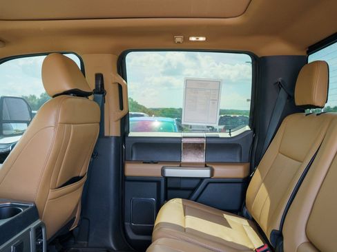 Used 2022 Ford F250 Lariat w/ Lariat Ultimate Package AWD/4WD image 15