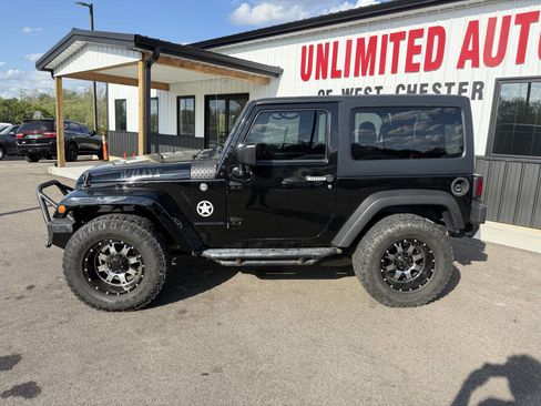 Used 2017 Jeep Wrangler Sport image 12