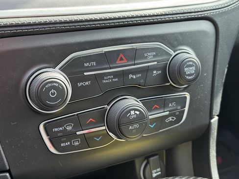 Used 2022 Dodge Charger R/T w/ Plus Group image 19