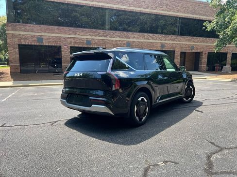 Used 2024 Kia EV9 Land AWD/4WD image 3