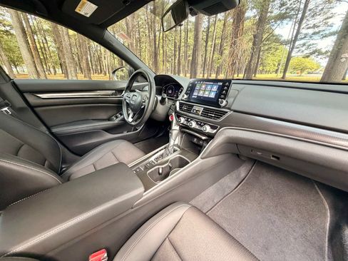 Used 2022 Honda Accord Sport image 19