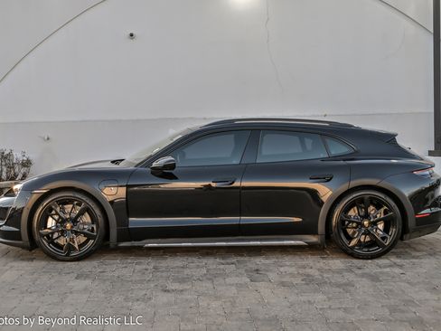 Used 2024 Porsche Taycan Turbo image 4