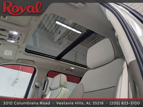 Used 2024 GMC Yukon XL Denali image 28