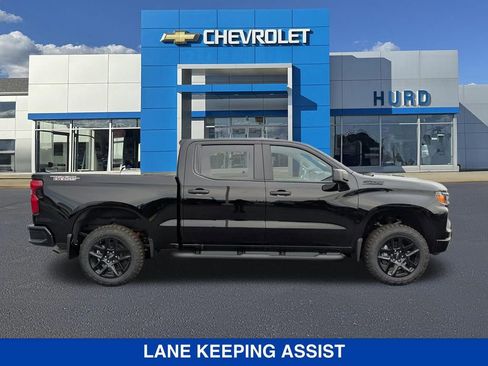 New 2026 Chevrolet Silverado 1500 Custom Trail Boss w/ LPO, Dark Essentials Package AWD/4WD image 3