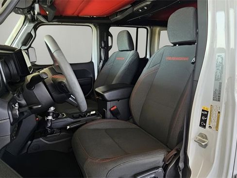Used 2024 Jeep Wrangler Unlimited Rubicon w/ Technology Group image 15
