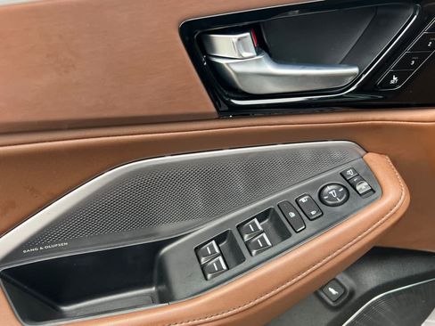 Certified 2025 Acura MDX FWD w/ Technology Package image 11