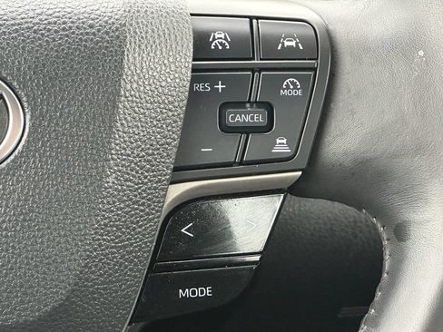 Used 2025 Toyota Camry XLE FWD image 22
