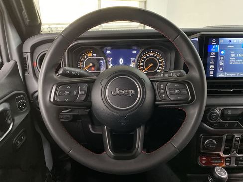 Used 2024 Jeep Wrangler Unlimited Rubicon image 20