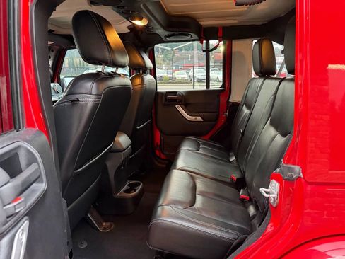 Used 2014 Jeep Wrangler Unlimited Sahara w/ Max Tow Package image 13