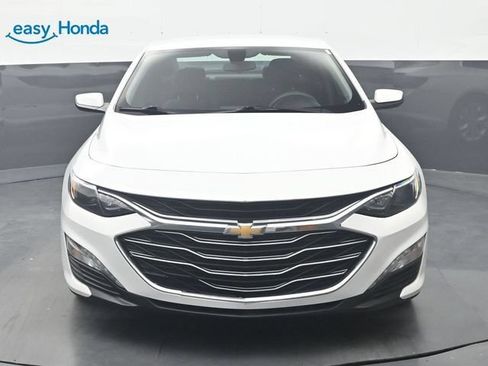 Used 2020 Chevrolet Malibu LT FWD image 2