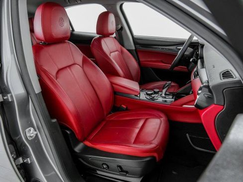 Used 2019 Alfa Romeo Stelvio RWD image 31