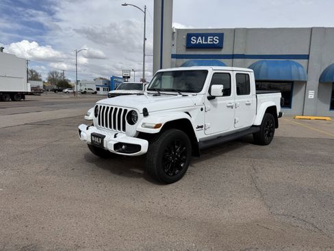Used 2021 Jeep Gladiator Overland AWD/4WD image 1