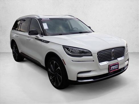 Used 2023 Lincoln Aviator Reserve w/ Equipment Group 201A AWD/4WD image 6