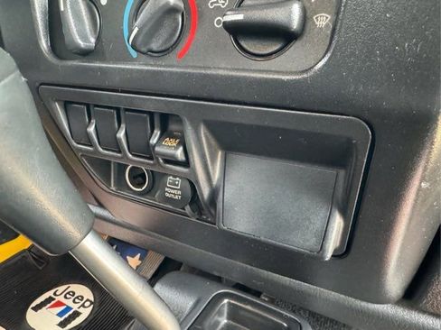 Used 2004 Jeep Wrangler Rubicon w/ Dual Top Group image 30