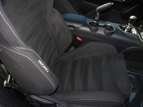 Used 2018 Ford Mustang Shelby GT350 w/ Electronics Package image 25