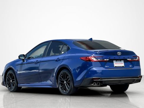 Certified 2025 Toyota Camry SE w/ Convenience Package FWD image 3