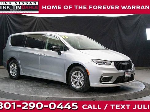 Used 2024 Chrysler Pacifica Touring-L image 1